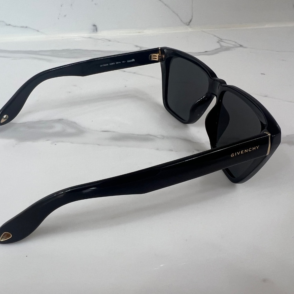 Rare Givenchy Flat Top Sunglasses – Designer Statement Must-Have - Picture 5 of 10